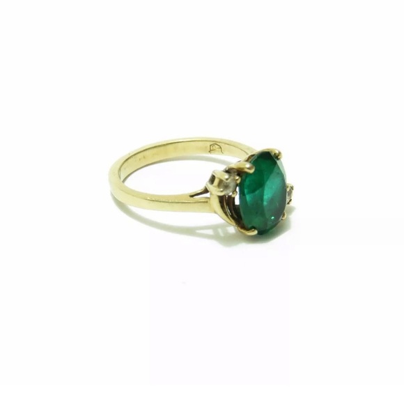 ♥️10K yellow gold emerald ring with cz accents♥️ - Picture 9 of 12